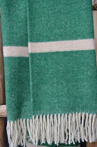Click to see close-up single_green_3.jpg